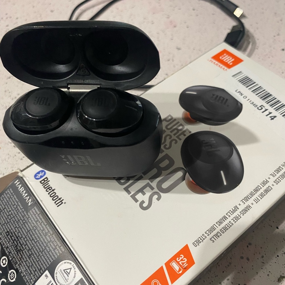 JBL BLUETOOTH EARBUDS